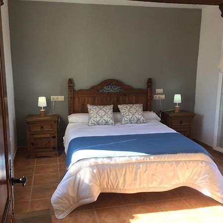 Hostal Rural La Casa Verde Cheles Exterior photo